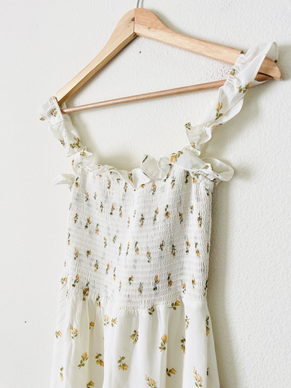 Reformation XS Siesta smocked sleeveless crepe floral slit hem midi dress - Picture 4 of 8